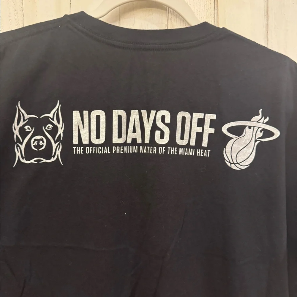 Black Graphic T-Shirt - Miami Heat - Size XL Men - NWOT